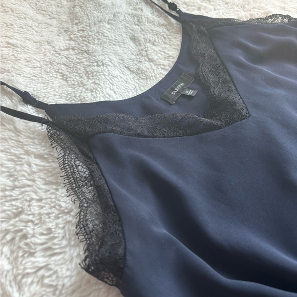 🌟 Aritzia Navy Blue Camisole - Size XS 🌟 - Picture 3 of 6